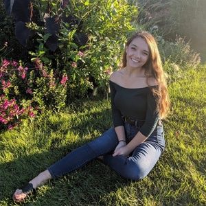 Meet your Posher, Olivia